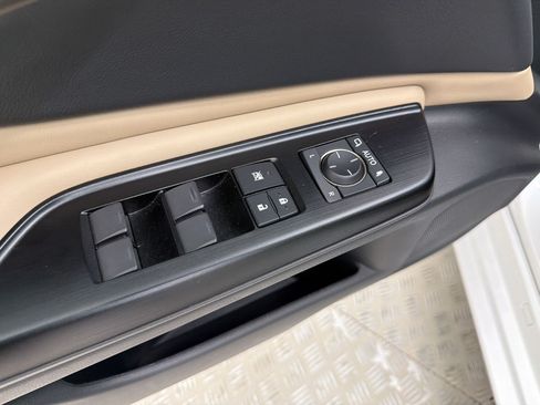Used 2020 Lexus ES 350 w/ Premium Package FWD image 33