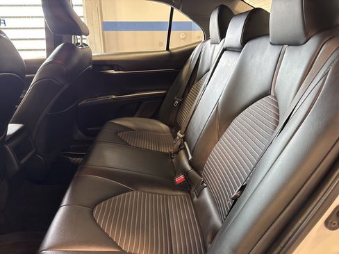 Used 2022 Toyota Camry SE image 25