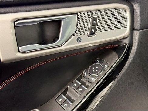 Used 2023 Ford Explorer ST-Line image 17