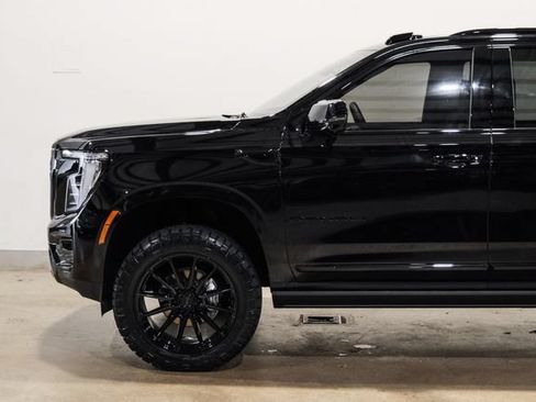 Used 2026 GMC Yukon Denali w/ Sun & Power Step Package AWD/4WD image 42