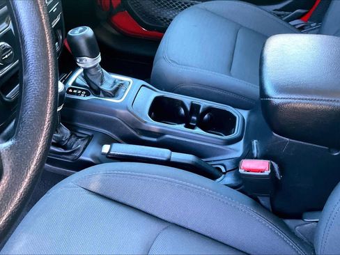 Used 2021 Jeep Wrangler Unlimited Sport image 13