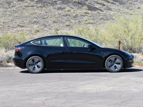 Used 2023 Tesla Model 3 Standard Range RWD image 4
