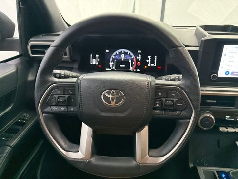 Used 2025 Toyota 4Runner SR5 image 23