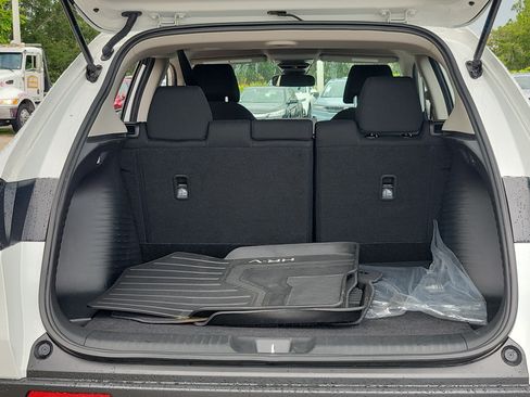 Certified 2025 Honda HR-V LX image 9