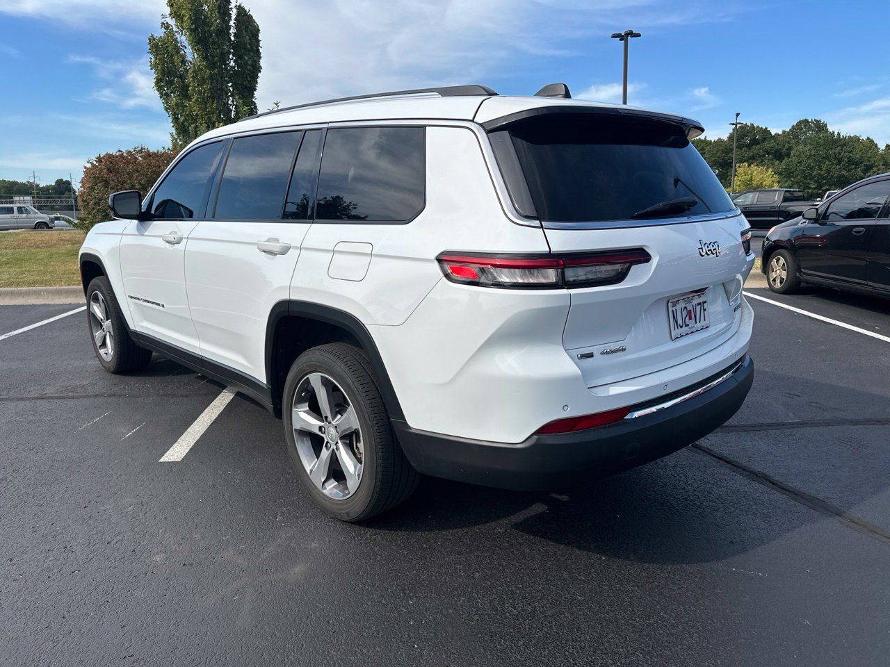Used 2021 Jeep Grand Cherokee L Limited AWD/4WD image 5
