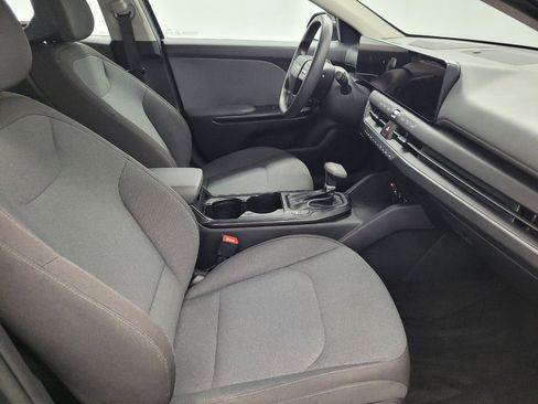 Used 2025 Kia K4 FWD image 21