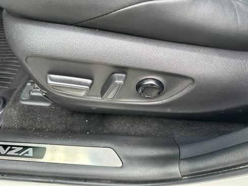 Used 2021 Toyota Venza XLE w/ Softex Package AWD/4WD image 27