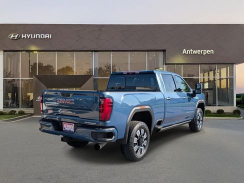 Used 2024 GMC Sierra 2500 Denali w/ Denali Reserve Package AWD/4WD image 3