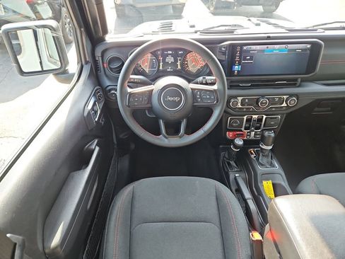 Used 2024 Jeep Wrangler Unlimited Rubicon AWD/4WD image 12