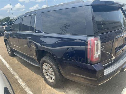 Used 2019 GMC Yukon XL SLT AWD/4WD image 4