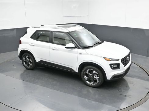 New 2026 Hyundai Venue SEL FWD image 23