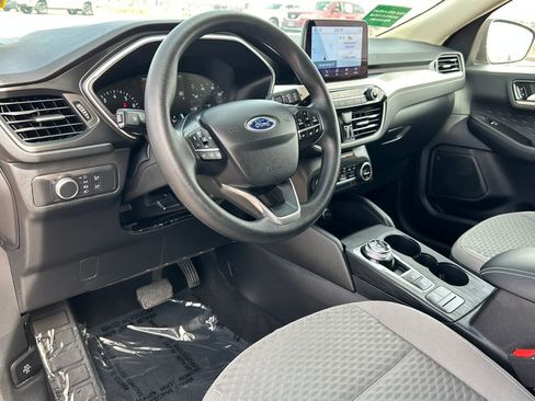 Used 2020 Ford Escape SE image 7
