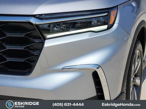 Used 2025 Honda Pilot Elite image 10