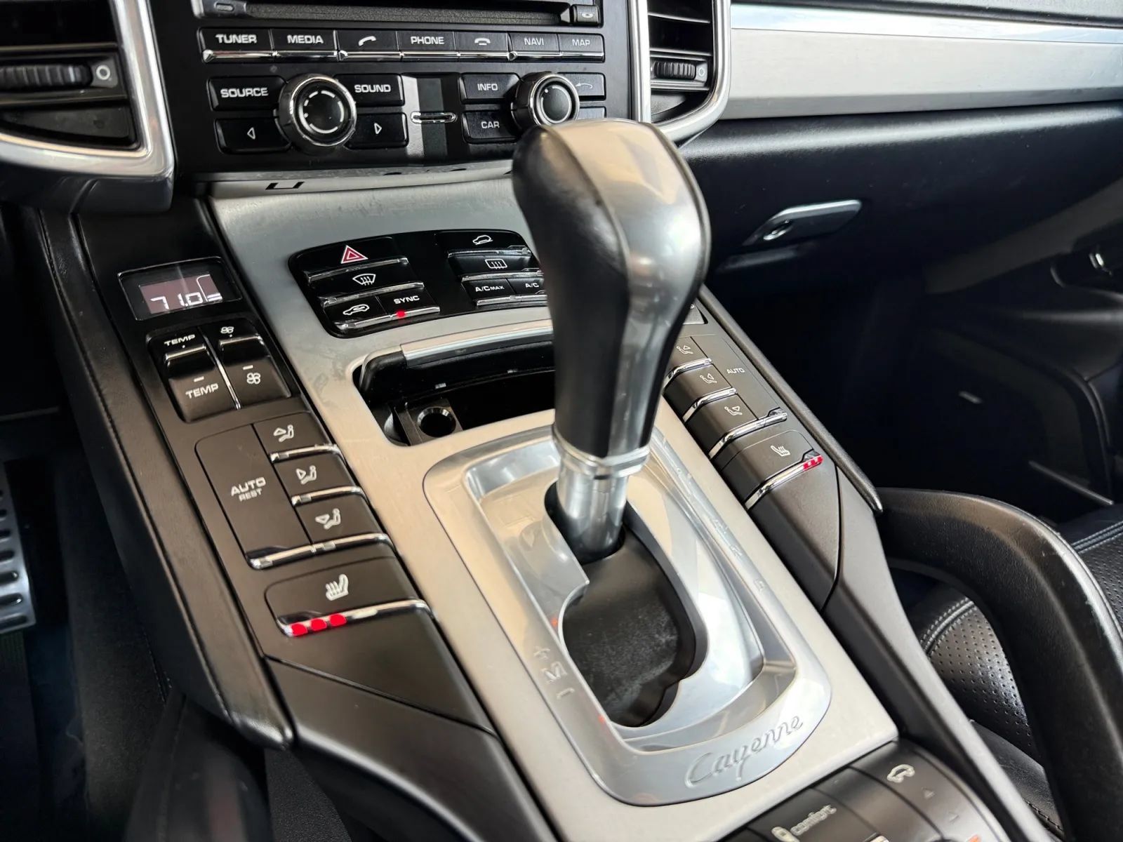 Used 2016 Porsche Cayenne GTS AWD/4WD image 29