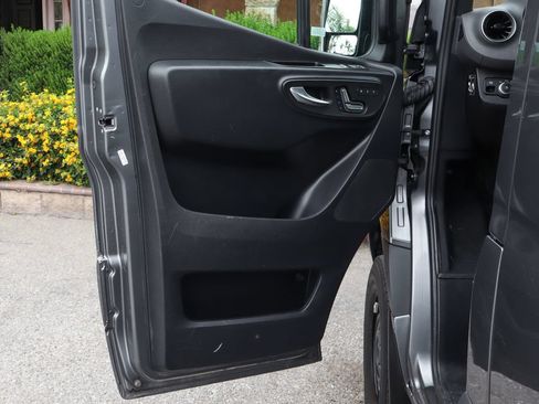 Used 2024 Mercedes-Benz Sprinter 2500 image 17