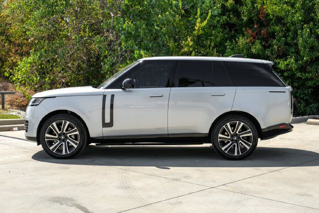 Used 2023 Land Rover Range Rover SE AWD/4WD image 11