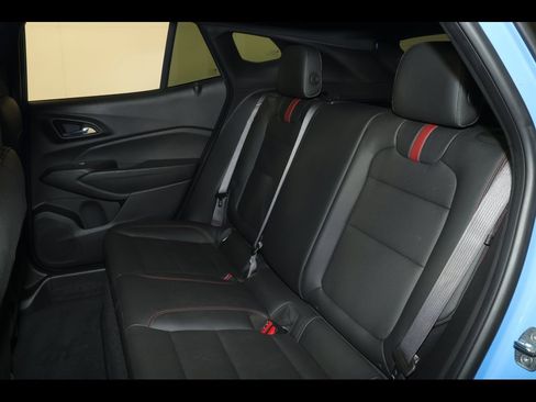 Used 2024 Chevrolet Trax RS w/ Sunroof Package image 25