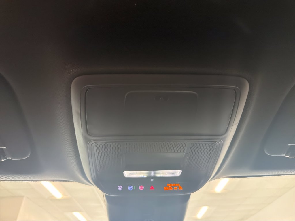 New 2027 Chevrolet Traverse LT FWD image 18