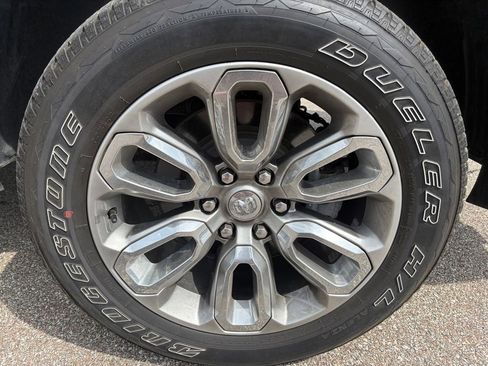 Used 2022 RAM 1500 Laramie AWD/4WD image 19