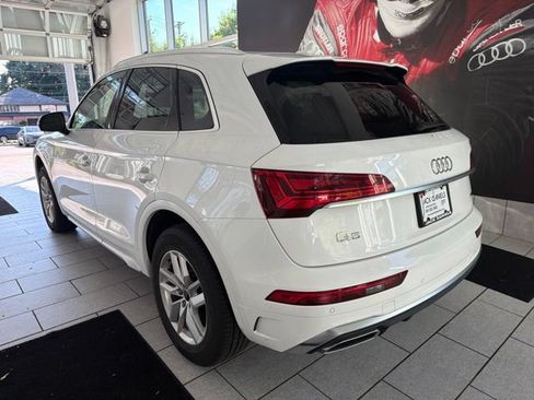Used 2023 Audi Q5 2.0T Premium w/ Convenience Package AWD/4WD image 3