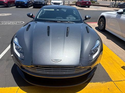 Used 2018 Aston Martin DB11 V12 RWD image 2