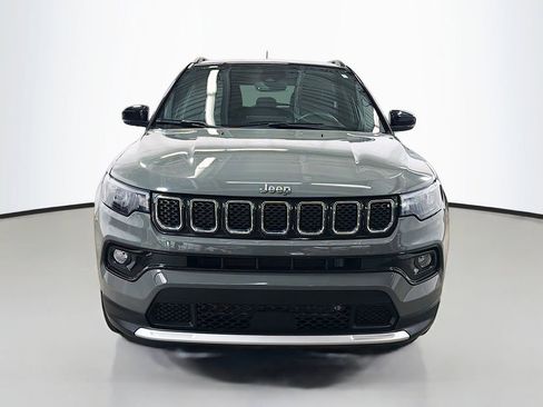 Used 2023 Jeep Compass Limited AWD/4WD image 2