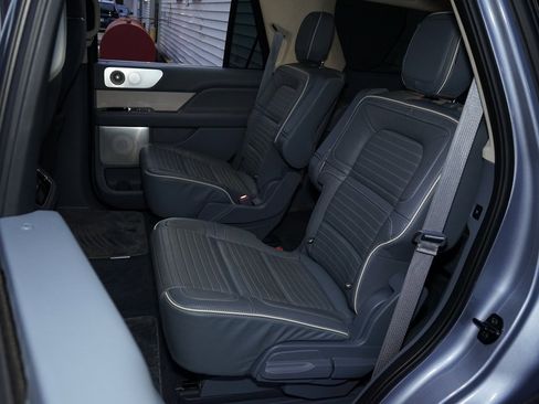 Used 2024 Lincoln Navigator Black Label image 23