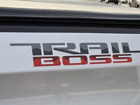 Used 2022 Chevrolet Silverado 1500 LT Trail Boss w/ Bed Protection Package image 13