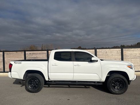 Used 2023 Toyota Tacoma SR image 5