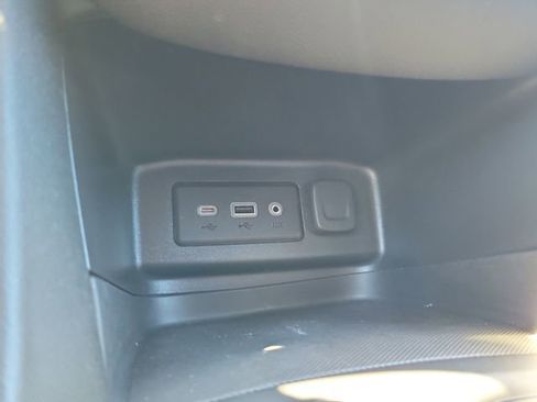 Used 2022 Chevrolet Equinox LT FWD image 23