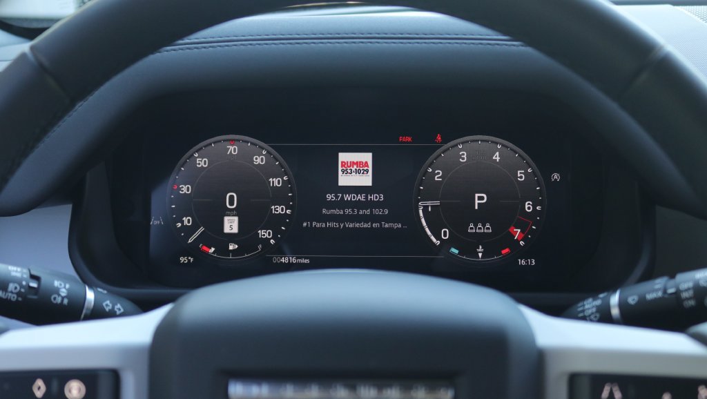 Used 2025 Land Rover Defender 110 X-Dynamic SE AWD/4WD image 21