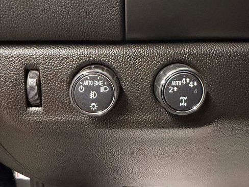 Used 2022 Chevrolet Colorado LT w/ Luxury Package image 18