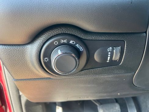 Used 2025 Dodge Durango GT AWD/4WD image 15