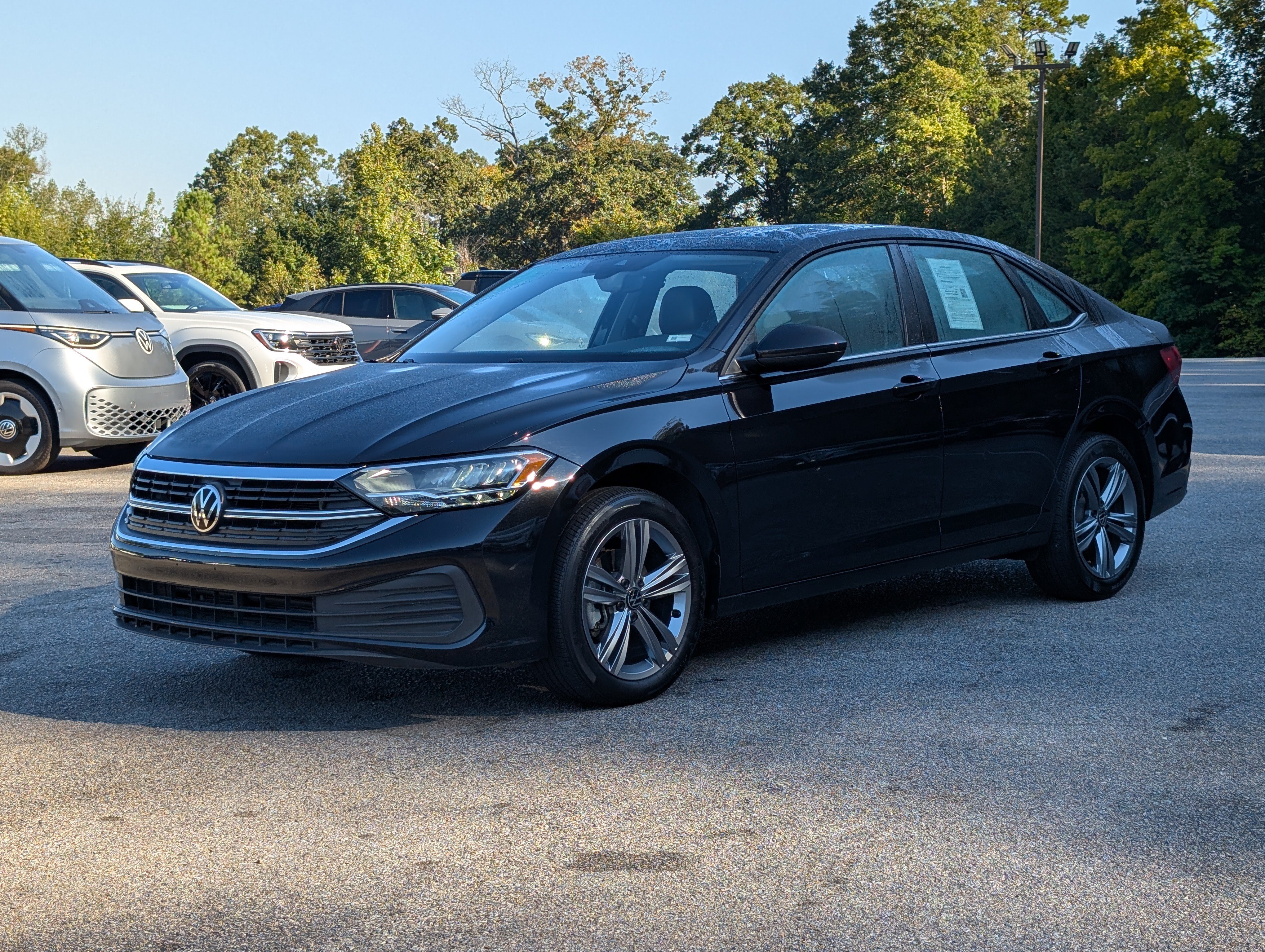Used 2024 Volkswagen Jetta SE FWD image 5