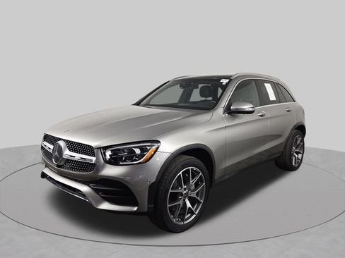 Used 2021 Mercedes-Benz GLC 300 4MATIC image 2