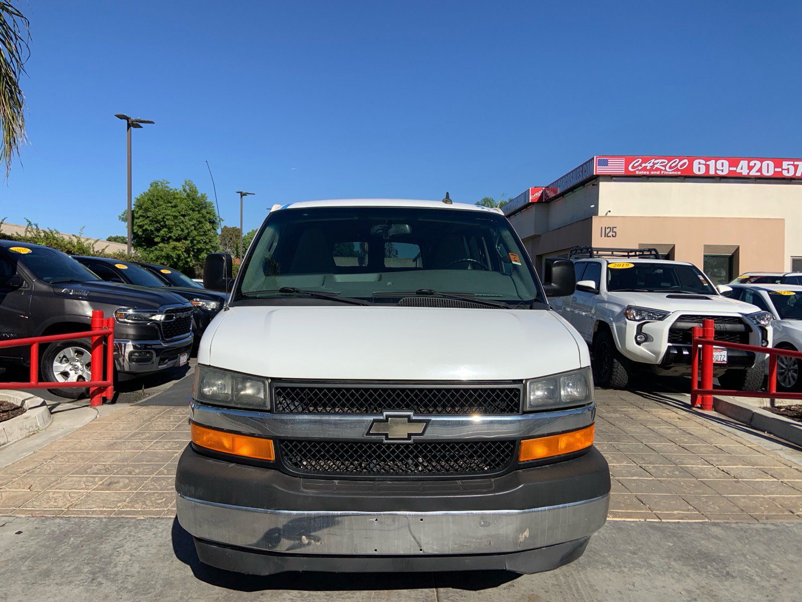 Used 2017 Chevrolet Express 3500 LT w/ LT Preferred Equipment Group RWD image 3