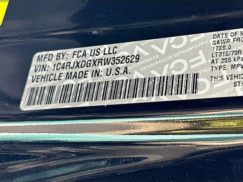 Used 2024 Jeep Wrangler Willys image 30