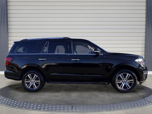 Used 2024 Ford Expedition Limited image 8