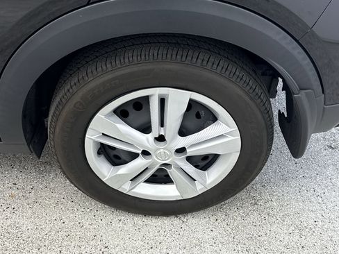 Used 2022 Nissan Kicks S image 45