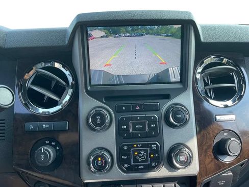 Used 2016 Ford F250 Platinum w/ FX4 Off-Road Package AWD/4WD image 31