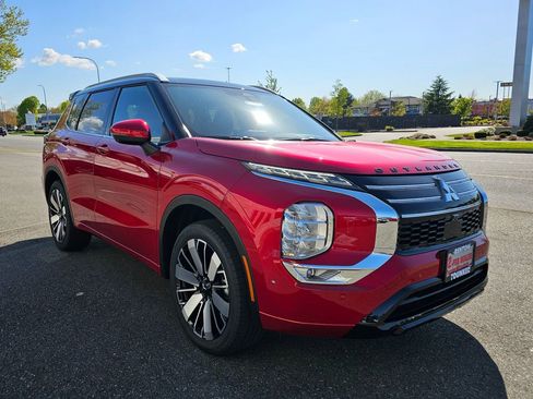 New 2025 Mitsubishi Outlander SEL image 2