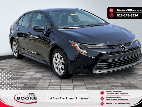 Used 2024 Toyota Corolla LE FWD image 1