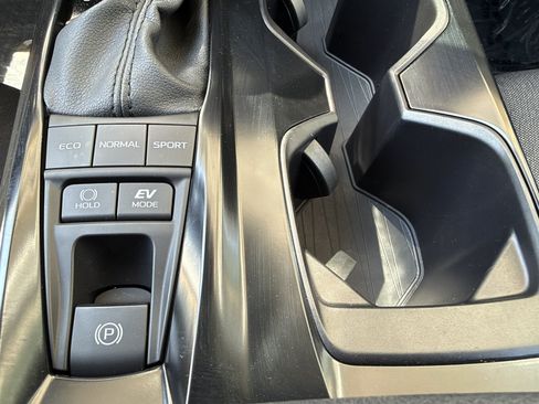 Used 2025 Toyota Camry LE FWD image 23