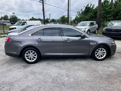 Used 2014 Ford Taurus SE FWD image 3