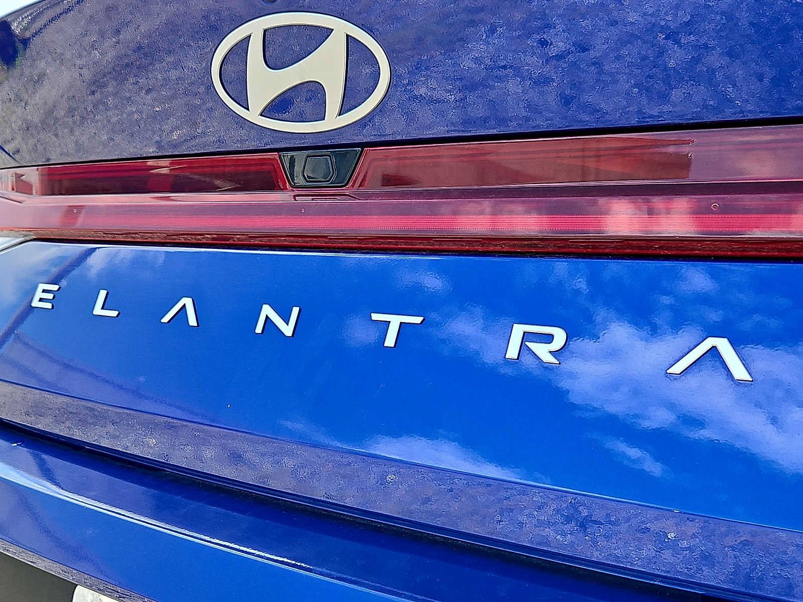 Used 2025 Hyundai Elantra SEL FWD image 33