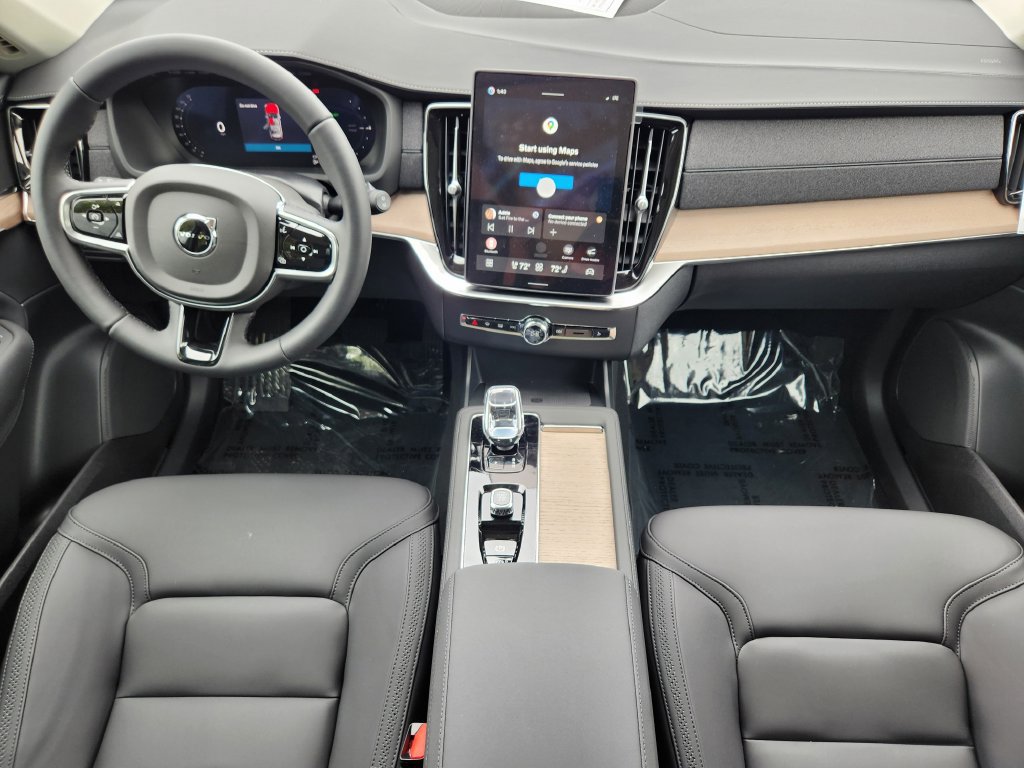 New 2026 Volvo XC90 T8 Plus w/ Protection Package AWD/4WD image 16