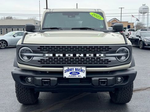 Used 2025 Ford Bronco Badlands image 32