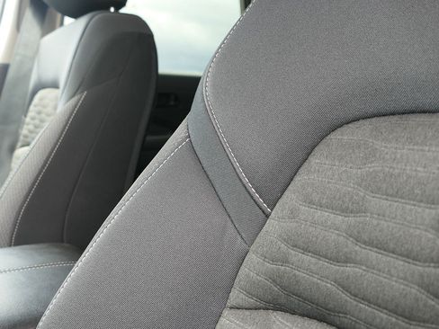 Used 2025 Nissan Pathfinder SV FWD image 13