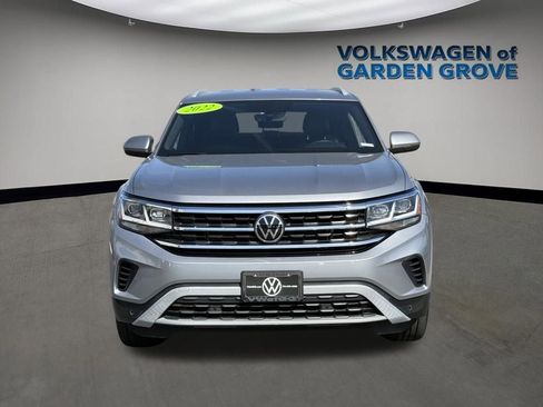 Certified 2022 Volkswagen Atlas Cross Sport SE image 3