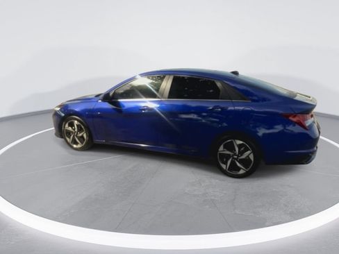 Used 2022 Hyundai Elantra Limited FWD image 6